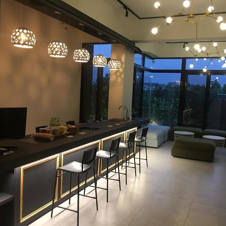 סאנשינג 方興top會館 全新包棟電梯民宿 מראה חיצוני תמונה